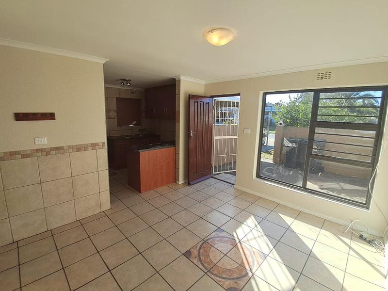 To Let 2 Bedroom Property for Rent in Peerless Park Western Cape